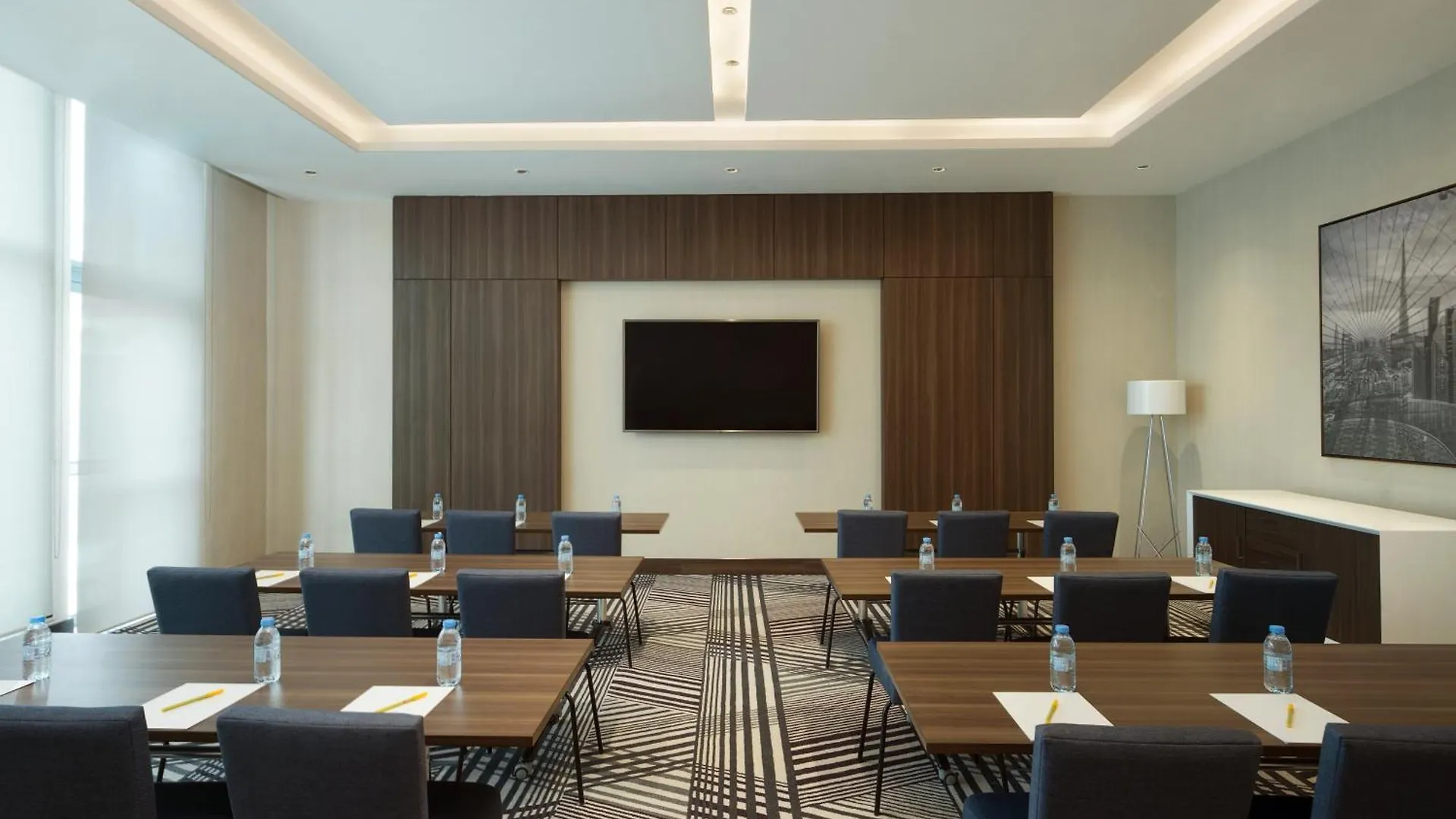 Hotel Hampton By Hilton Dubai Airport