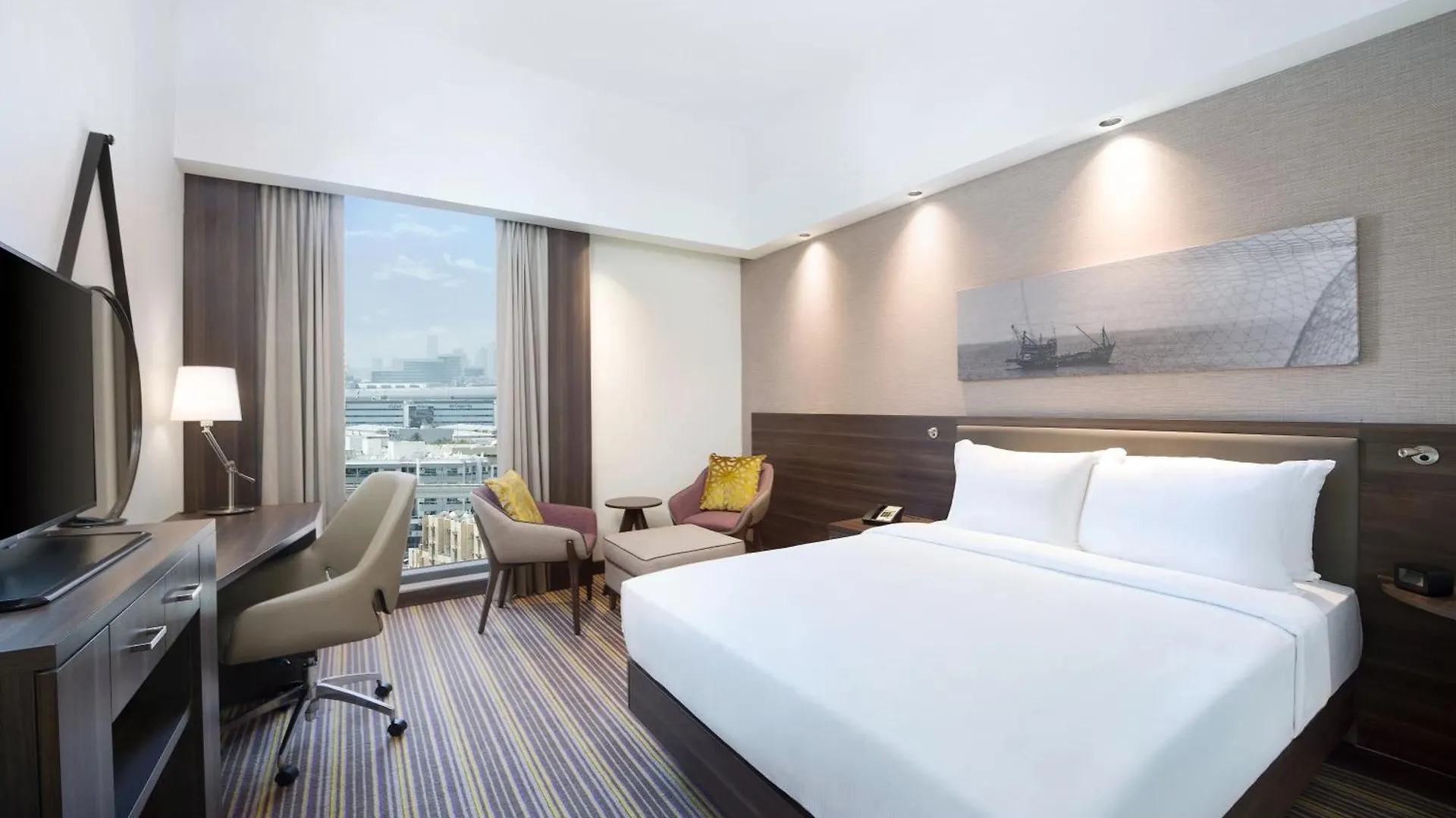 Hotel Hampton By Hilton Dubai Airport