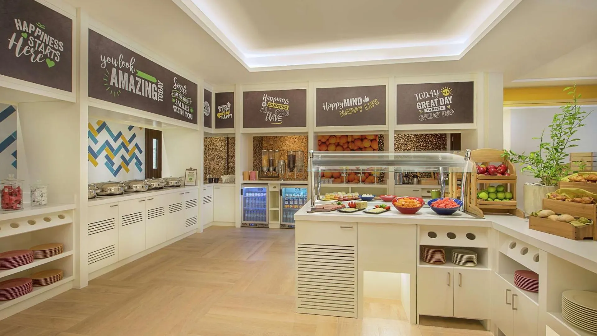 Hotel Hampton By Hilton Dubai Airport 3*,