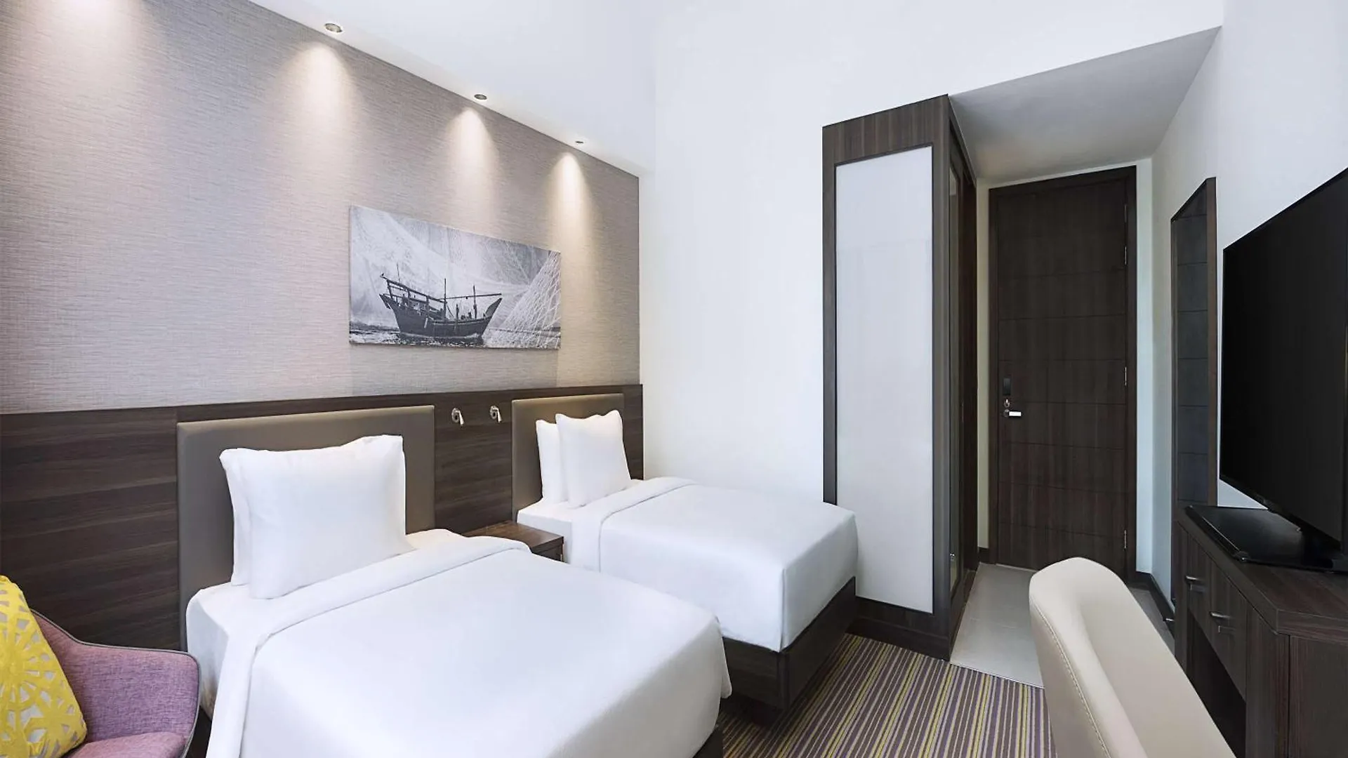 Hotel Hampton By Hilton Dubai Airport