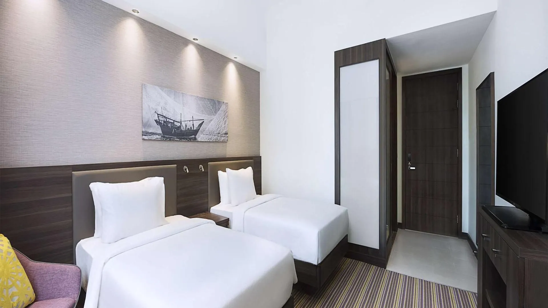Hotel Hampton By Hilton Dubai Airport
