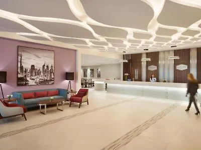 Hotel Hampton By Hilton Dubai Airport