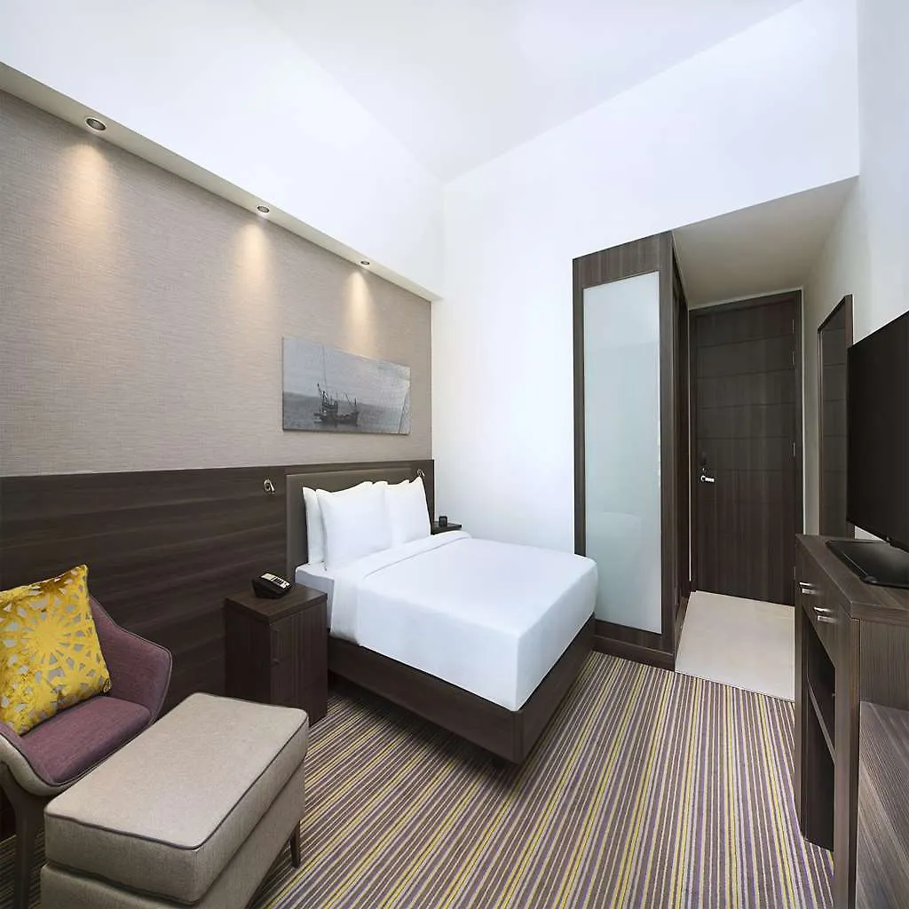 Hotel Hampton By Hilton Dubai Airport
