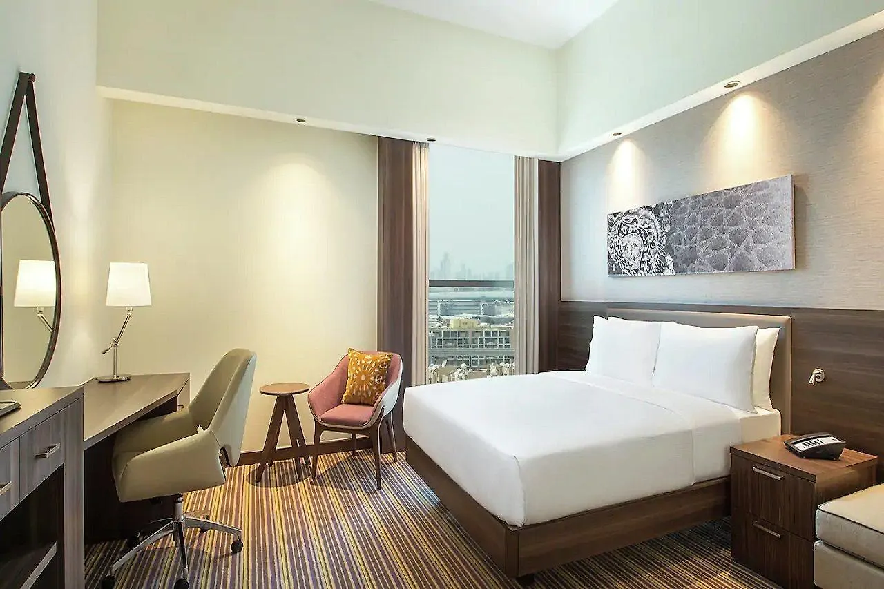Hotel Hampton By Hilton Dubai Airport 3*,