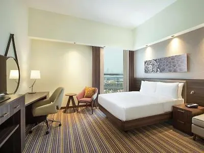 Hotel Hampton By Hilton Dubai Airport