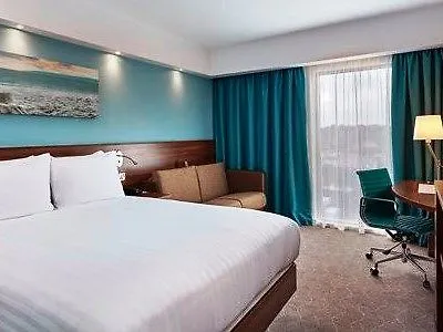 Hotel Hampton By Hilton Dubai Airport
